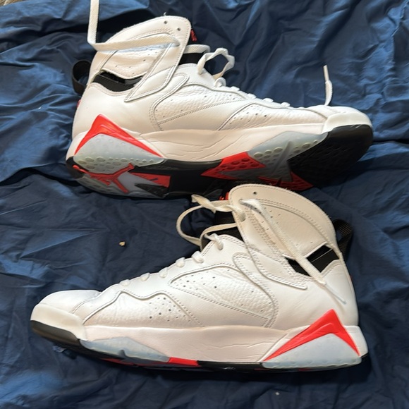 Jordan retro. Size 11 - Picture 3 of 4